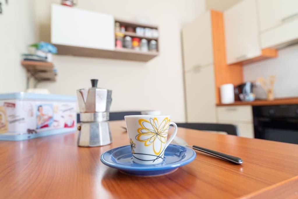 River Apartment - Affitti Brevi Italia Леко Екстериор снимка