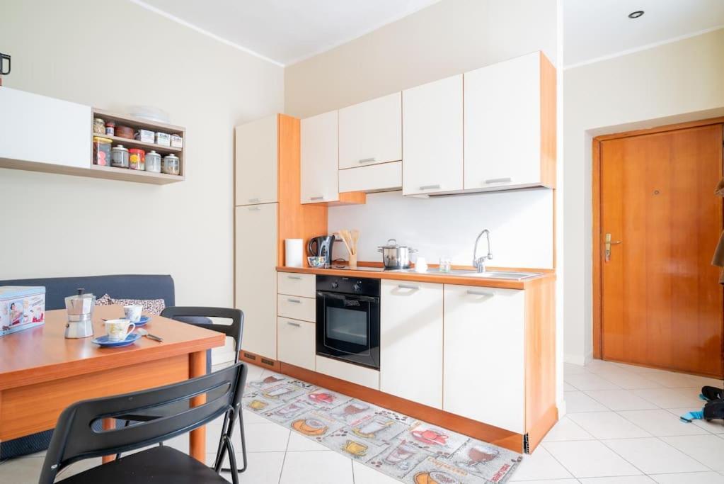 River Apartment - Affitti Brevi Italia Леко Екстериор снимка